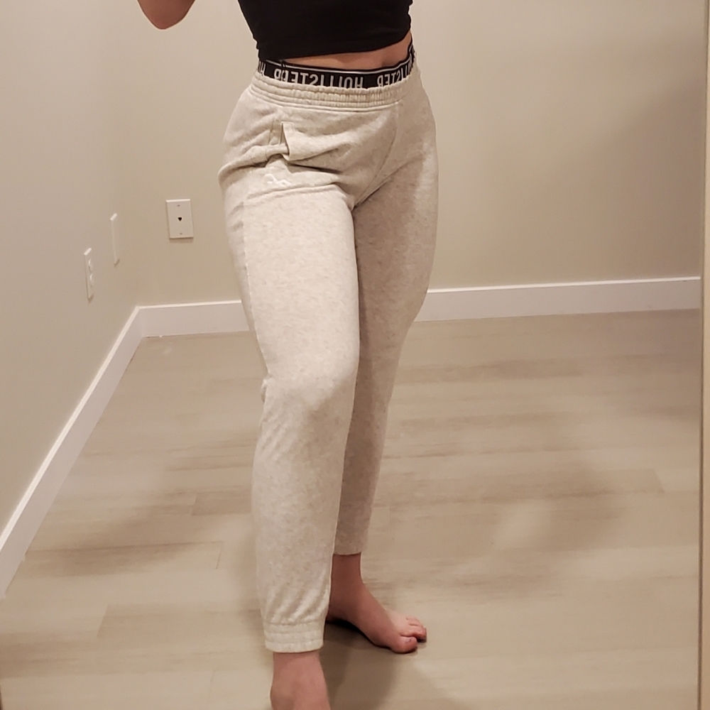 Hollister cream white jogger sweats pants medium